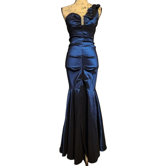 Blondie Nites by Stacy Sklar Blue One Shoulder Cocktail Gown - Picture 2 of 9